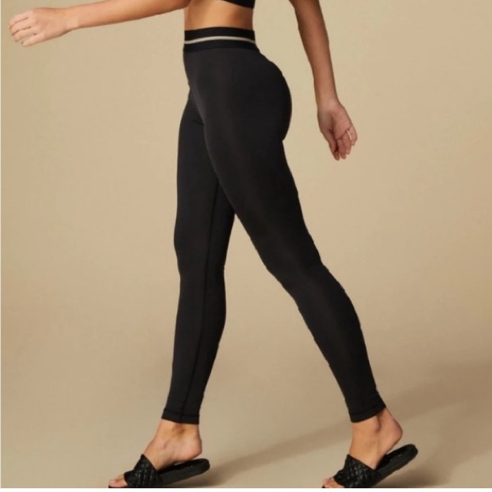 Tan + Lines | runyon canyon legging